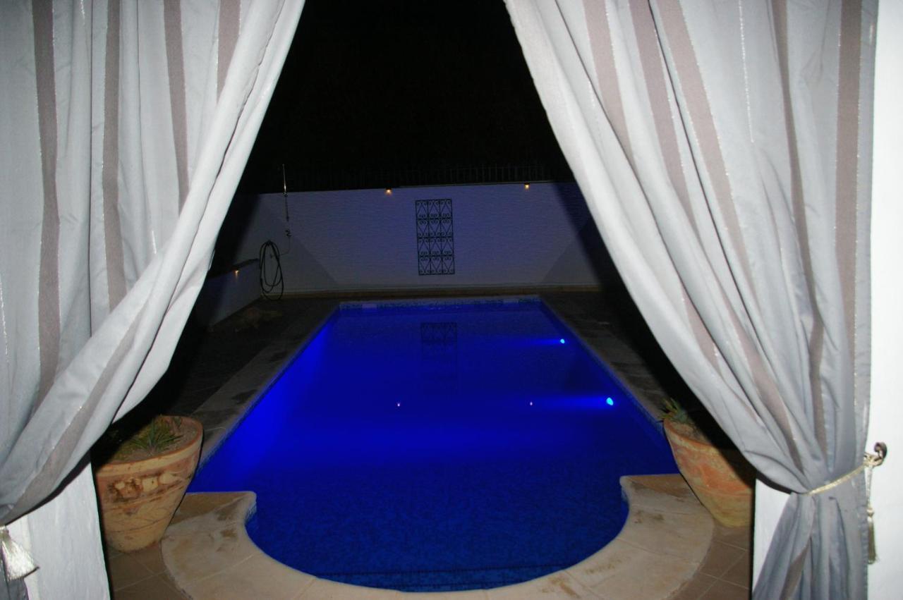Midounia Bed & Breakfast Bagian luar foto